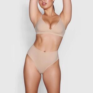 Skims Fits Everybody Crossover Bralette Bra in sand Size S NWT